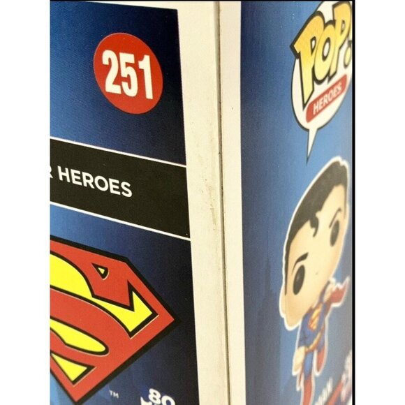 Funko Pop! Superman 251 Specialty Series Vinyl Figure With Protector - Picture 11 of 16